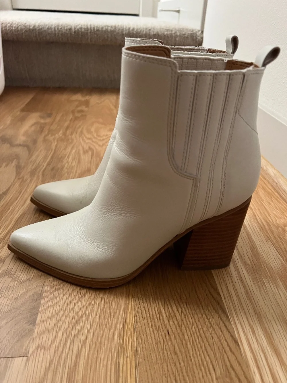 Marc Fisher ivory leather boots, size 7